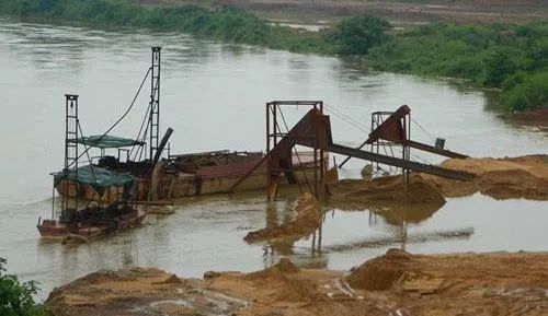 杜絕非法采砂，機(jī)制砂生產(chǎn)才是長(zhǎng)久之道！